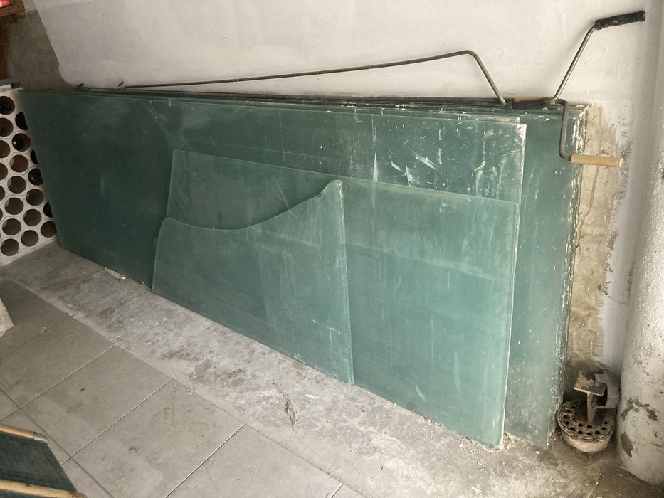 OFEREÇO Chapas de vidro grandes GRÁTIS