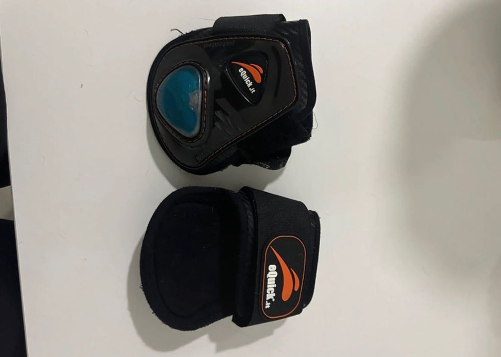 Caneleiras para cavalo