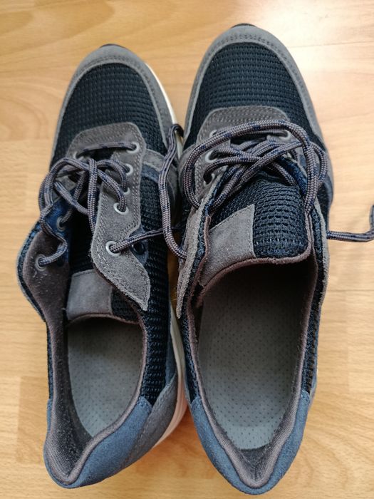 Sprzedam buty sportowe rozm.41.  wojskowe.