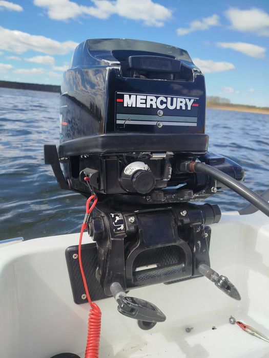 Silnik zaburtowy Mercury 9,9 2T