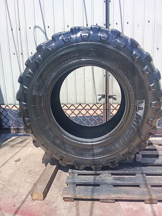 Продам б/у резину на ЗИЛ -130 -Камаз. Размер 260-508 в зборі з диско