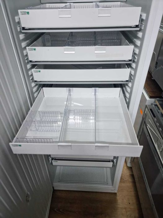 Szafa, chłodziarka farmaceutyczna, laboratoryjna szafowa Liebherr