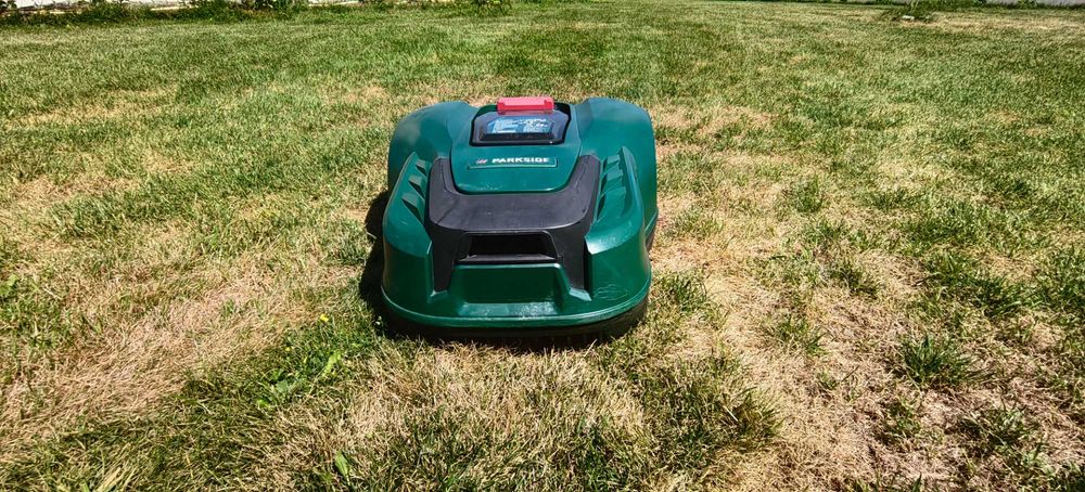 Robot koszący Parkside PAMRS 1000 A1 20 V z akumulatorem i stacją ładującą