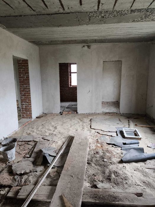 незавершений будинок та земельна ділянка 25 сот., с. Старий Добротвір