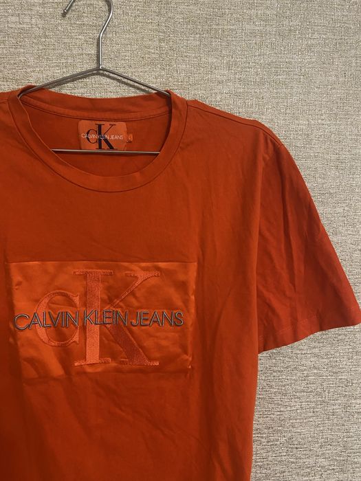Футболка Calvin Klein size L , стан як новий , оригінал