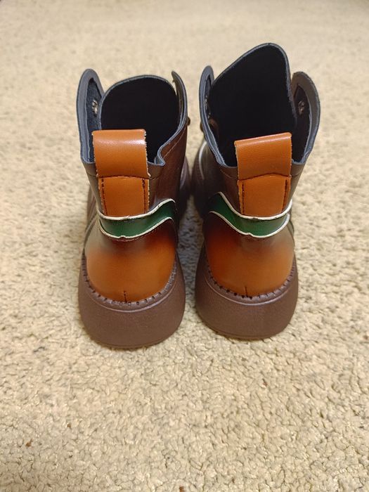 Ботинки демисезонные новые