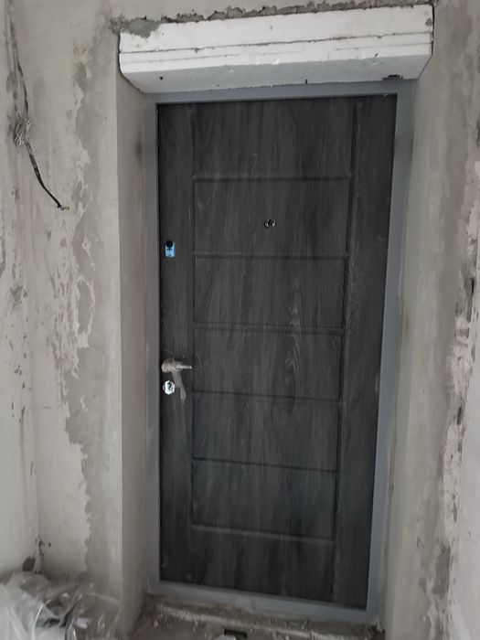 2 км на документах більше 3 років , низький поверх