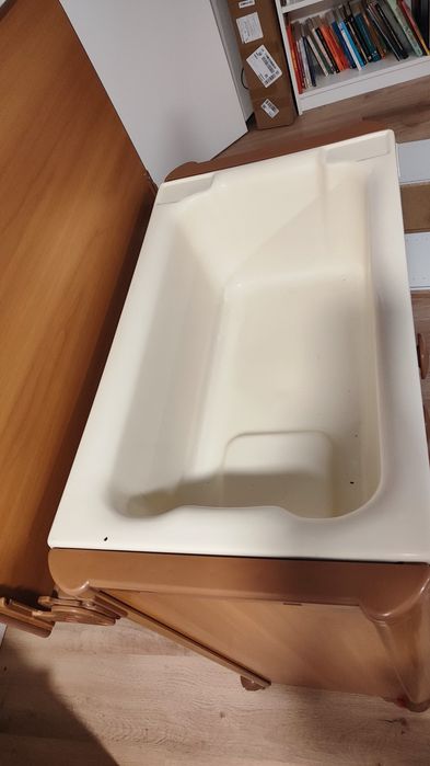 Móvel com banheira bebé