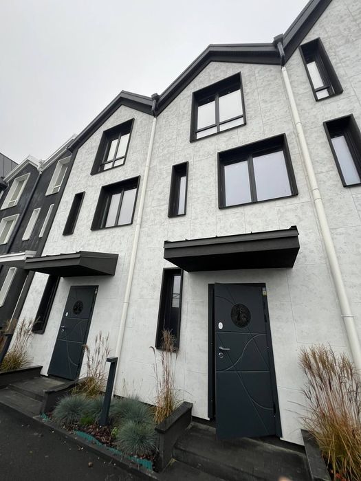 Продаж таунхаусу біля озера, м. Гостомель