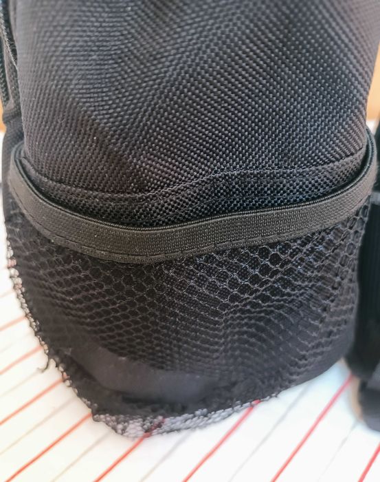 Muchila AHTEC - com alguns sinais de uso mas em relativo bom estado.