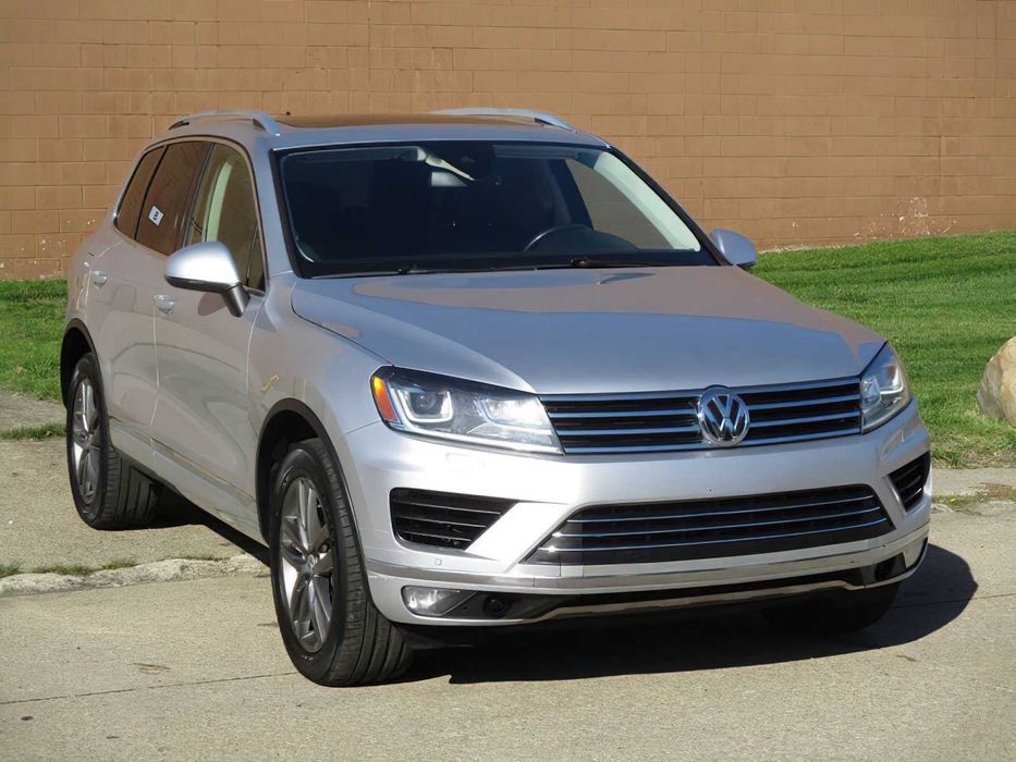 Volkswagen Touareg VR6 Lux      2016