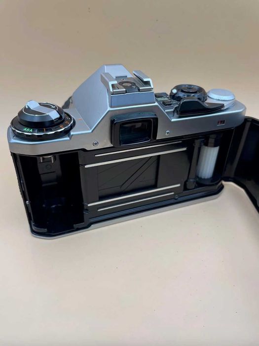 Pentax ME + SMC Pentax 50mm f/2 - (testada e limpa)