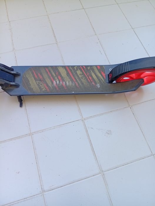 Trotinete Oxelo com descanso