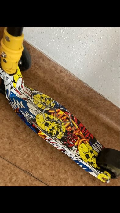 Hulajnoga trzykołowa