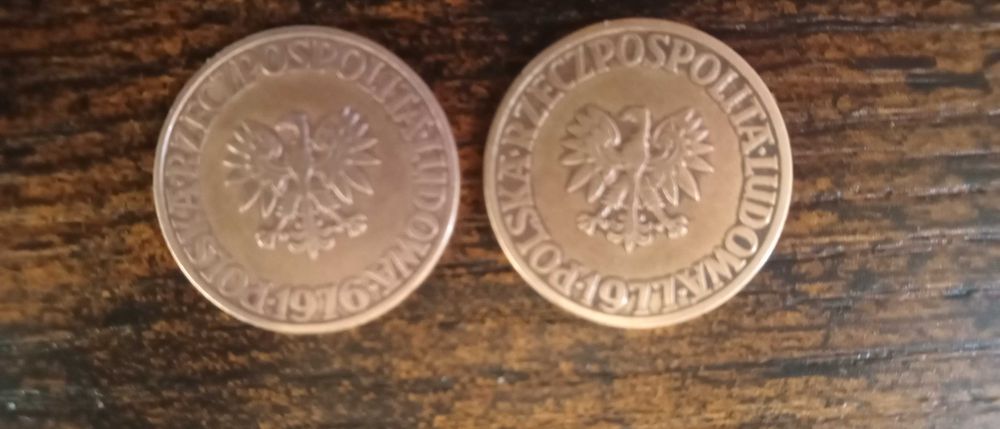 Monety 5 zł bez znaku mennicy. Bite w Leningradzie lata 1976 i 1977,