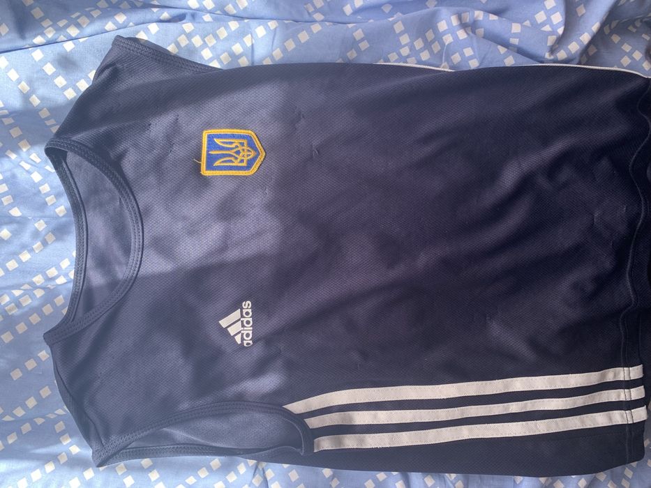 Боксерська форма adidas синя  відаю за 700 купляв нову на 142-162