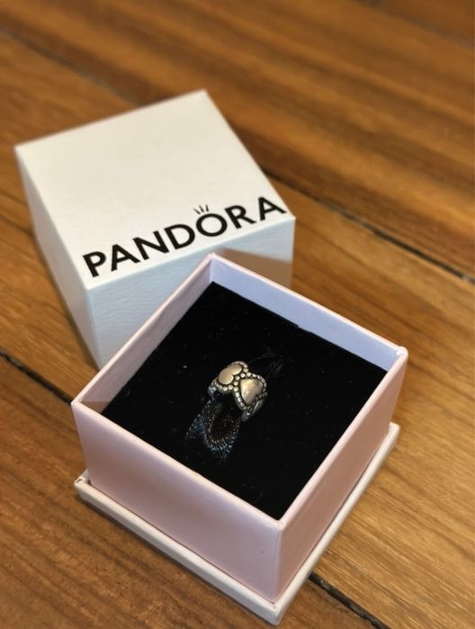 Conta pandora coracões