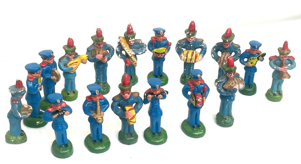 Figuras de banda de música em barro pintado de Barcelos