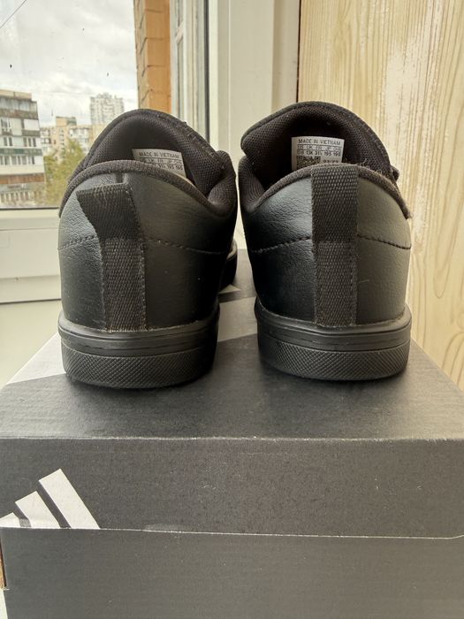 Кросівки Дитячі Adidas Space 2.0  розмір 31,5