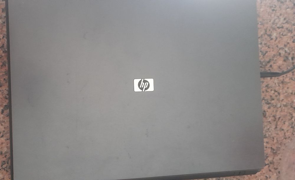 Computador antigo HP447081016984883200