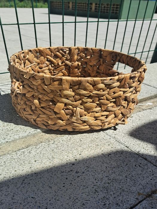 Cesto em verga grande.