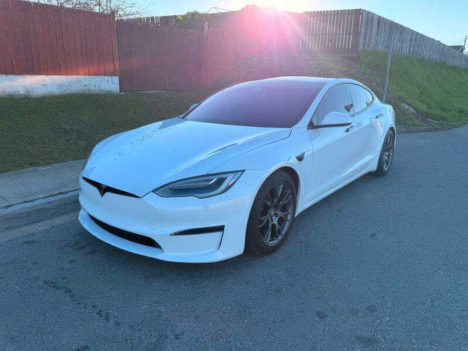 Tesla Model S Long Range      2021