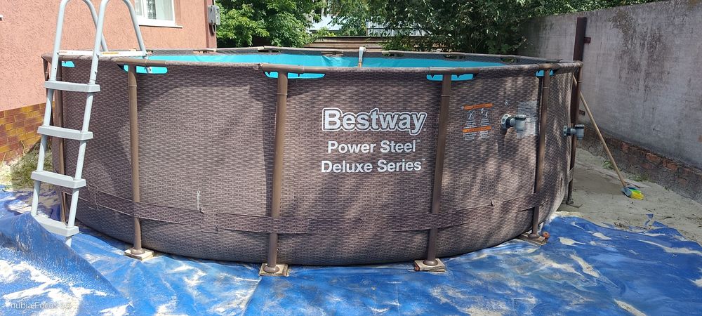 Продам басейн на 19.480л