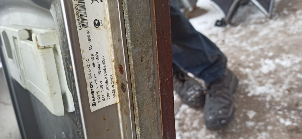 Робоча посудомойка посудомийка посудомоечная машина ariston