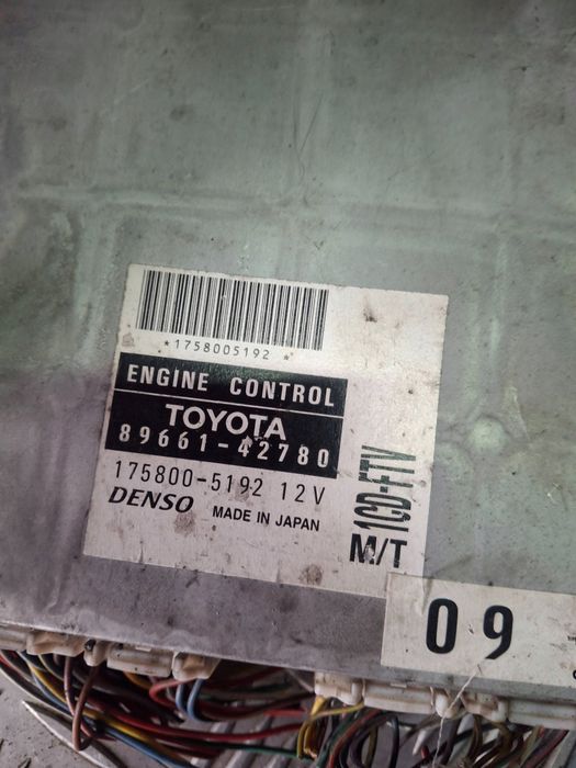 toyota rav 4 (xa20) 2005 1758005192 sterownik silnika