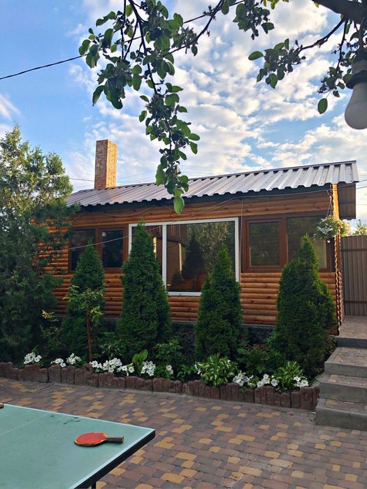 Великий будинок, лазня , басейн.