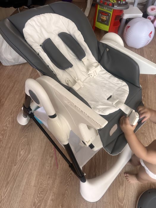 Стільчик для годування carello