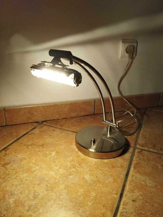 Candeeiro com regulador