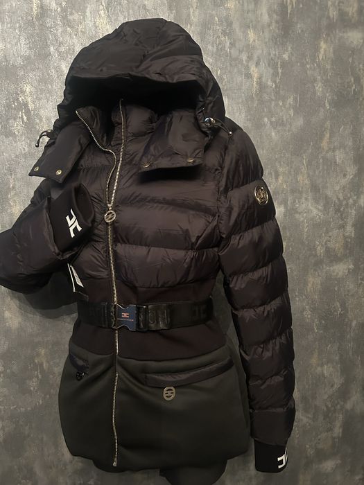 Ciepła kurtka Elisabetta Franchi z paskiem r.M