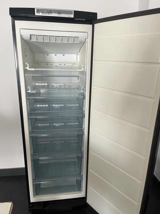 Congelador Eletrolux AEG