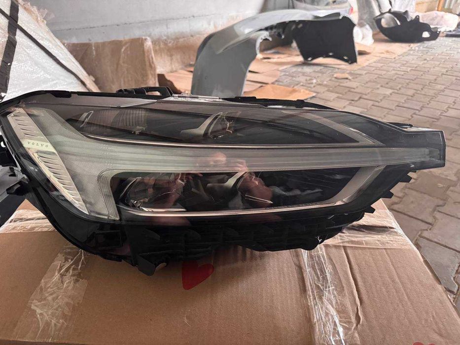 VOLVO XC60 II Фара права 31108597 НАЯВНІСТЬ!!!