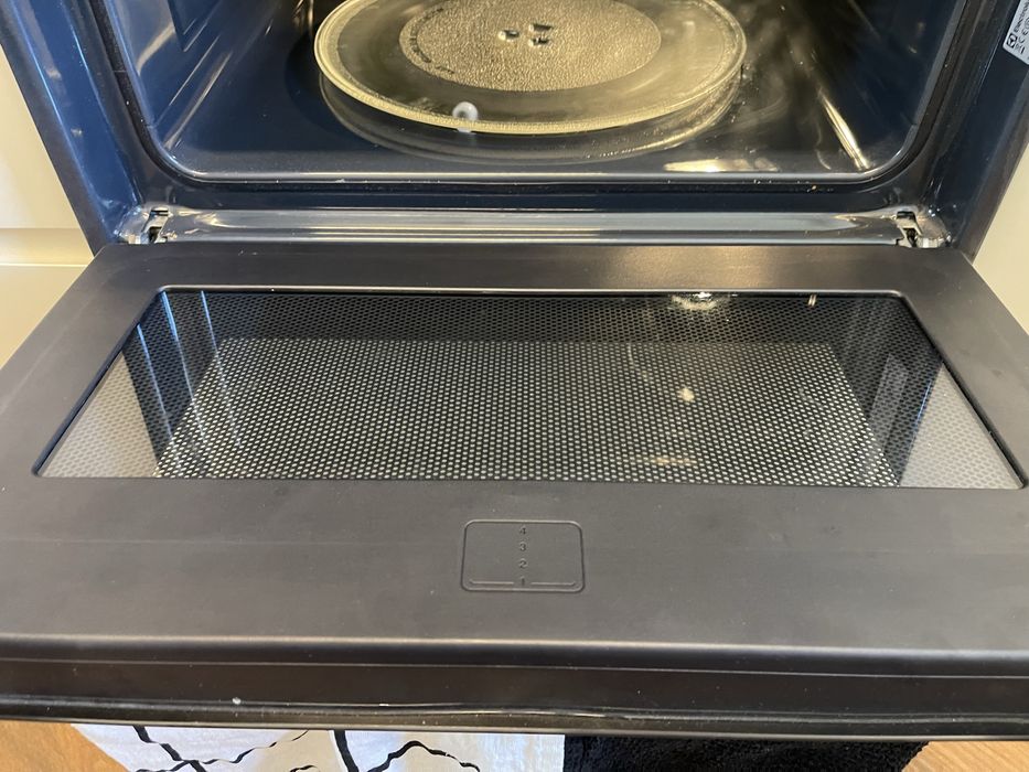 Mikrofalówka z grillem Electrolux EVM6E46Z | Stan Idealny!