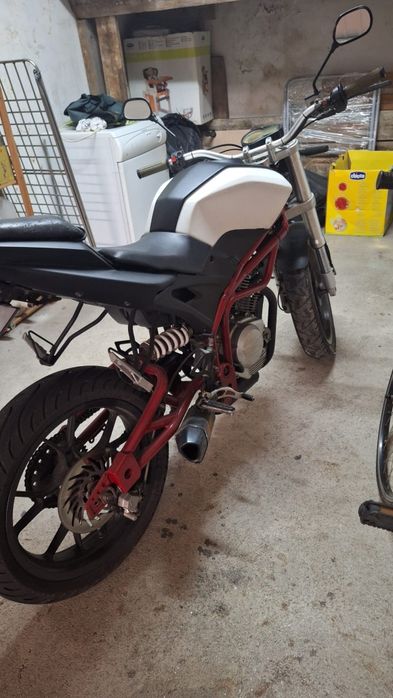 Moto 125 MH naked ac