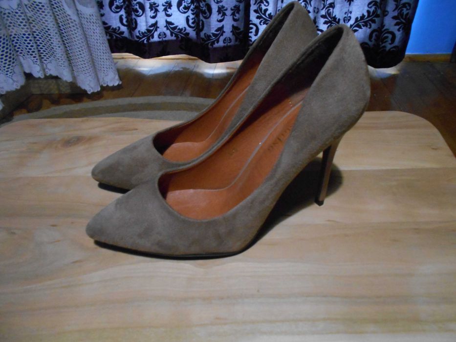 Жіноче взуття 38 р