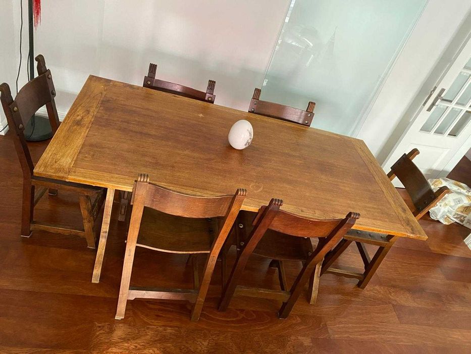 Conjunto de Sala de Jantar | Mesa em Madeira + 6 Cadeiras