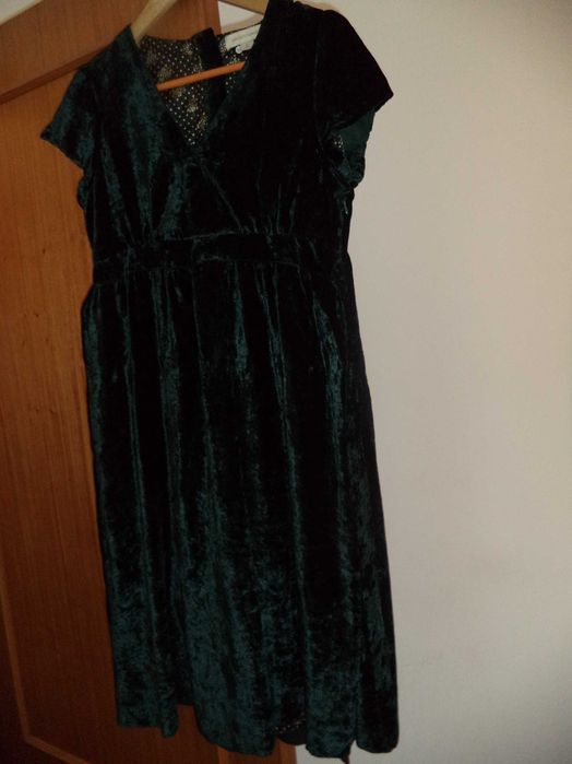 Vestido de veludo verde garrafa