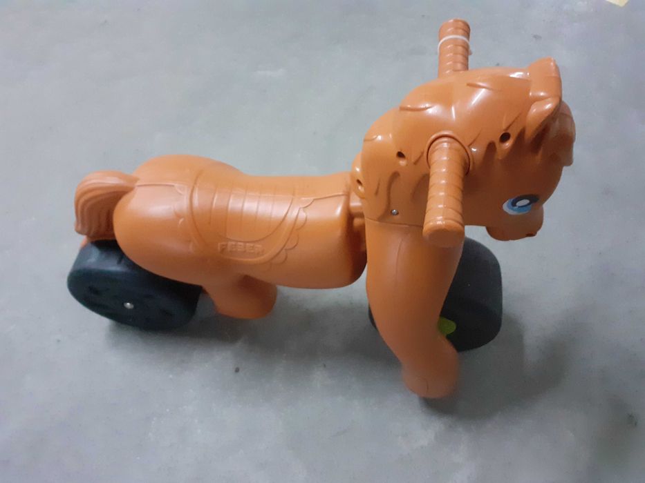 Cavalinho andador Feber