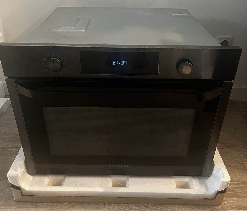 Piekarnik z funkcją mikrofali Samsung NQ50K3530BG