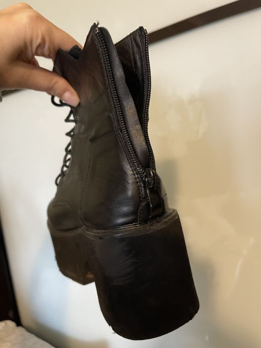 Ботінки. Сапожки. Шкіра. Стиль, Баленсіяга