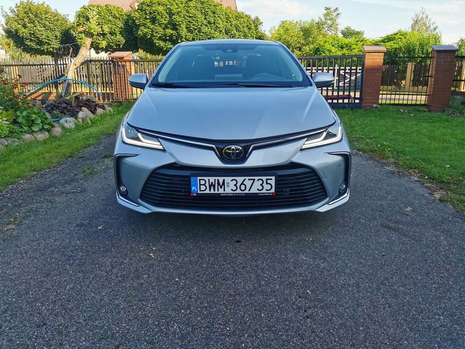 Toyota Corolla Prawie nowa Full LED, radar, dwustrefowa klima przyciemniane szyby