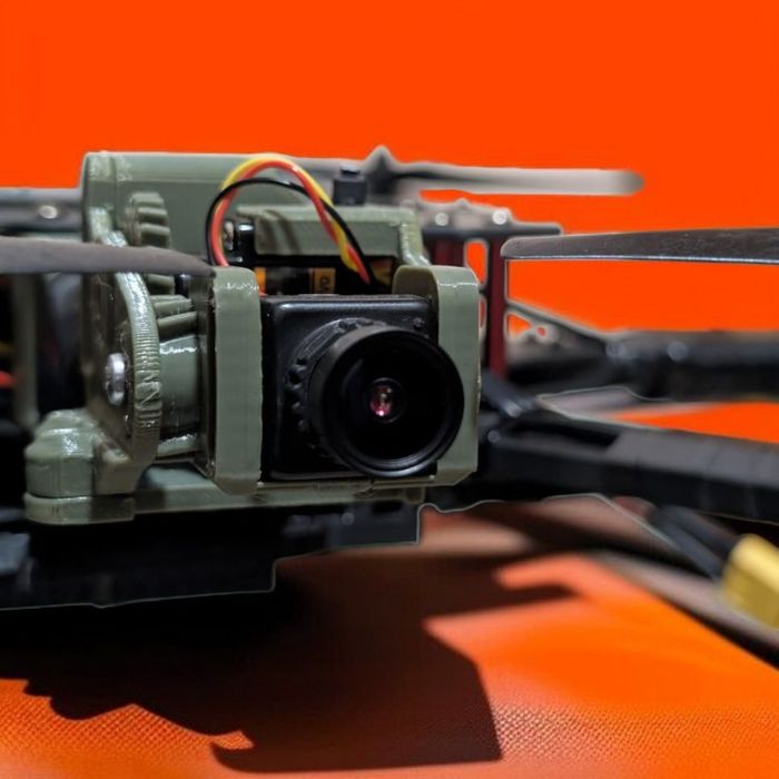 Протиударний поворотний механізм для камери FPV