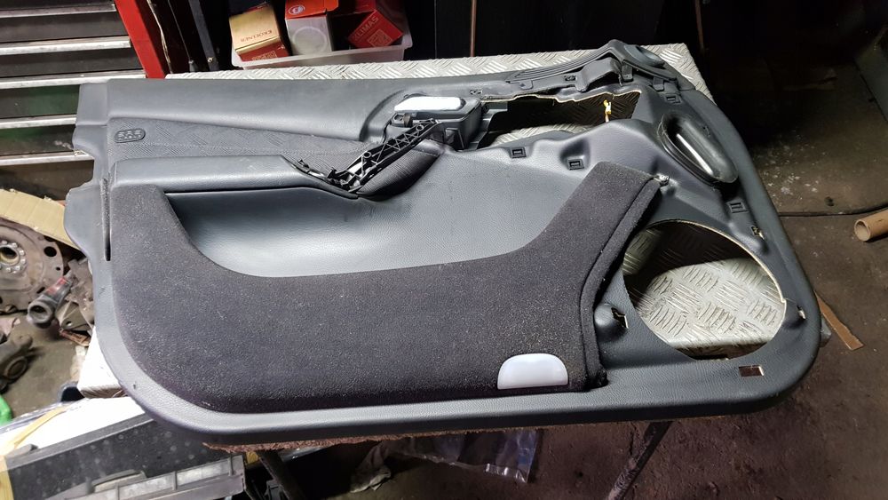 Mercedes W220 Tapicerka Lewy Przód Boczek A2207200170