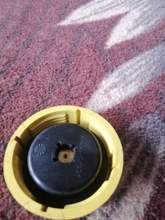 Кришка розширітельного бачка форд фіеста 2006'2008