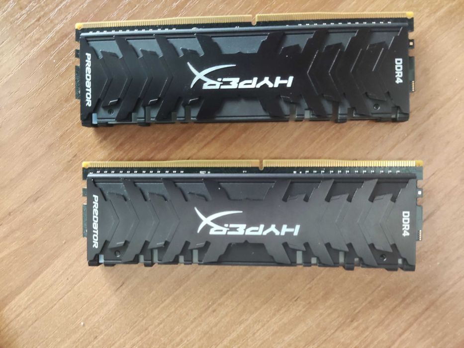 Pamięć RAM Kingston HYPERX Predator 16GB 2x8 DDR4 3000 CL15 RGB