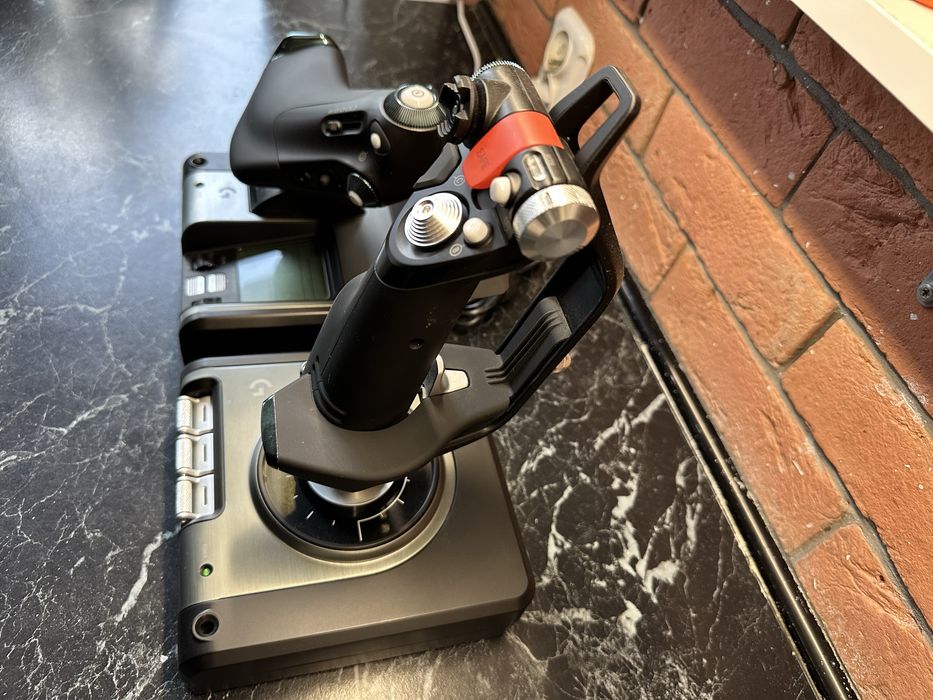 Logitech x52 pro hotas