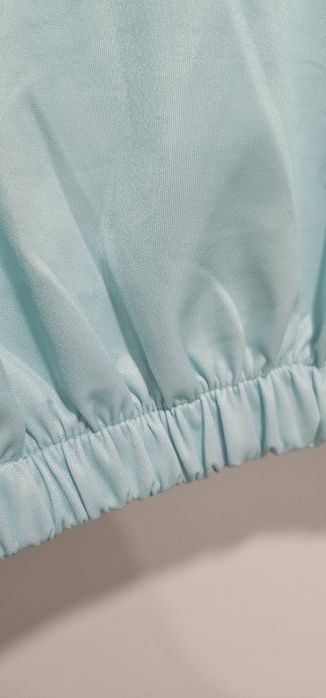 Miętowa bluza z kołnierzykiem
